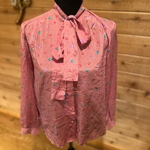Beautiful vintage late 70s/early 80s pink polyester patterned blouse